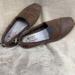 Ladies BOBS memory from from Skechers 100 percent leather in soul. Size 7 1/2
